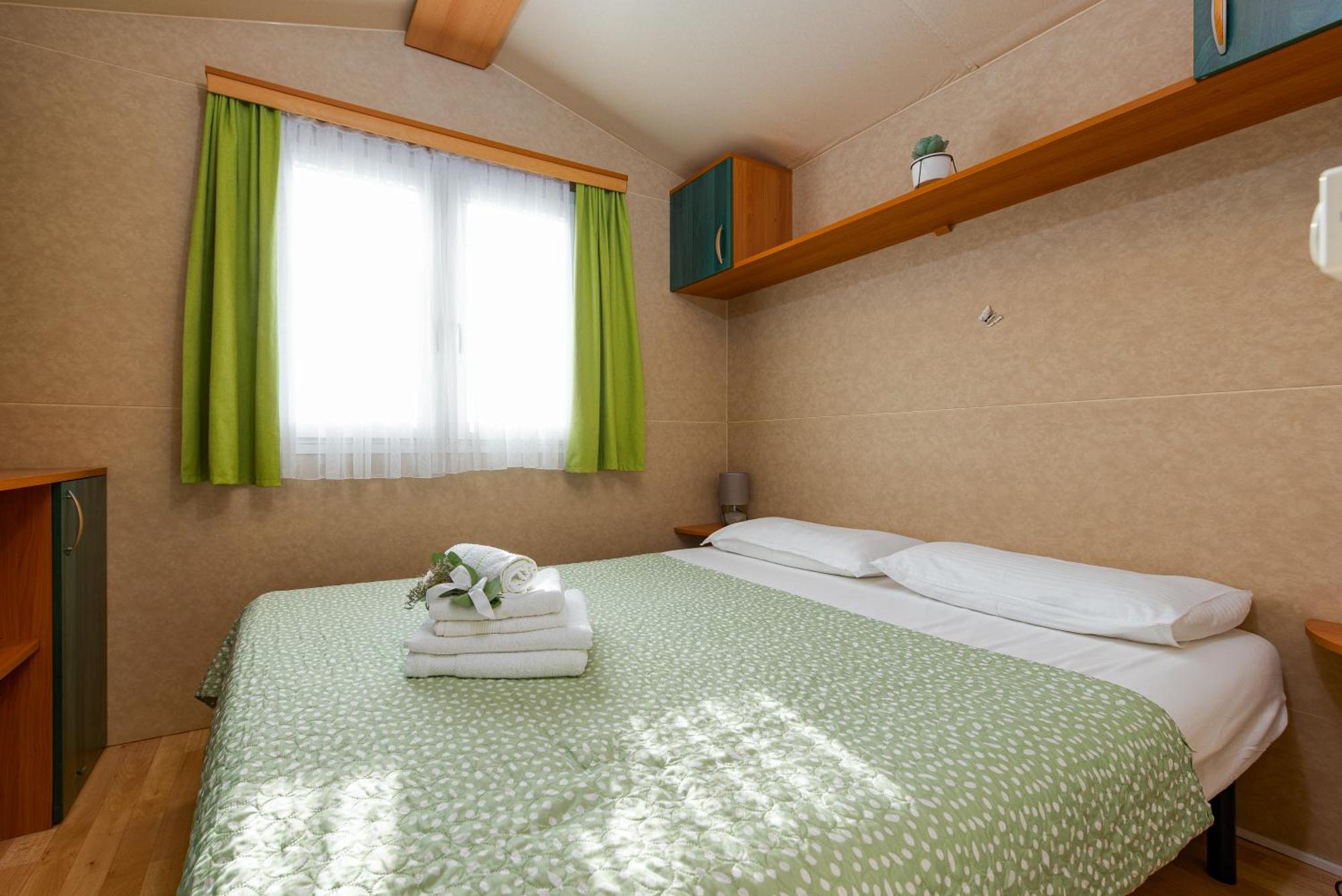 Camp Mrkva Mobile Homes With Pool Сукошан Экстерьер фото