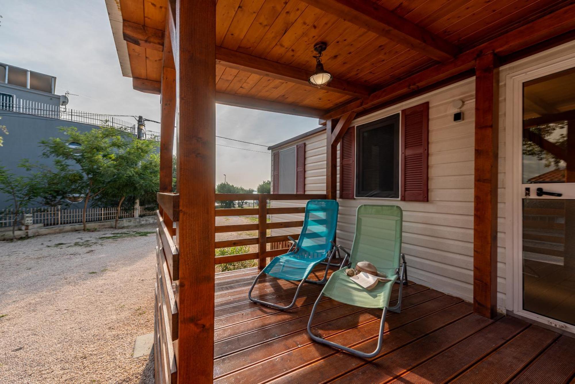 Camp Mrkva Mobile Homes With Pool Сукошан Номер фото